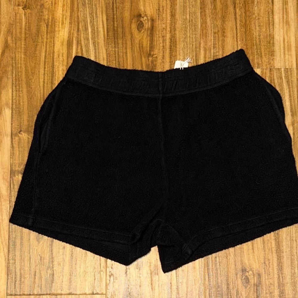 Sundry women’s Shorts 1 small Black lounge teddy pull on casual shearling nwt